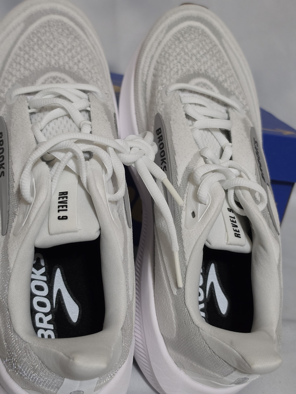 BROOKS Revel 9 White Gray Athletic Running Shoes US Women Size 10.5 (NWOT) - Picture 11 of 16